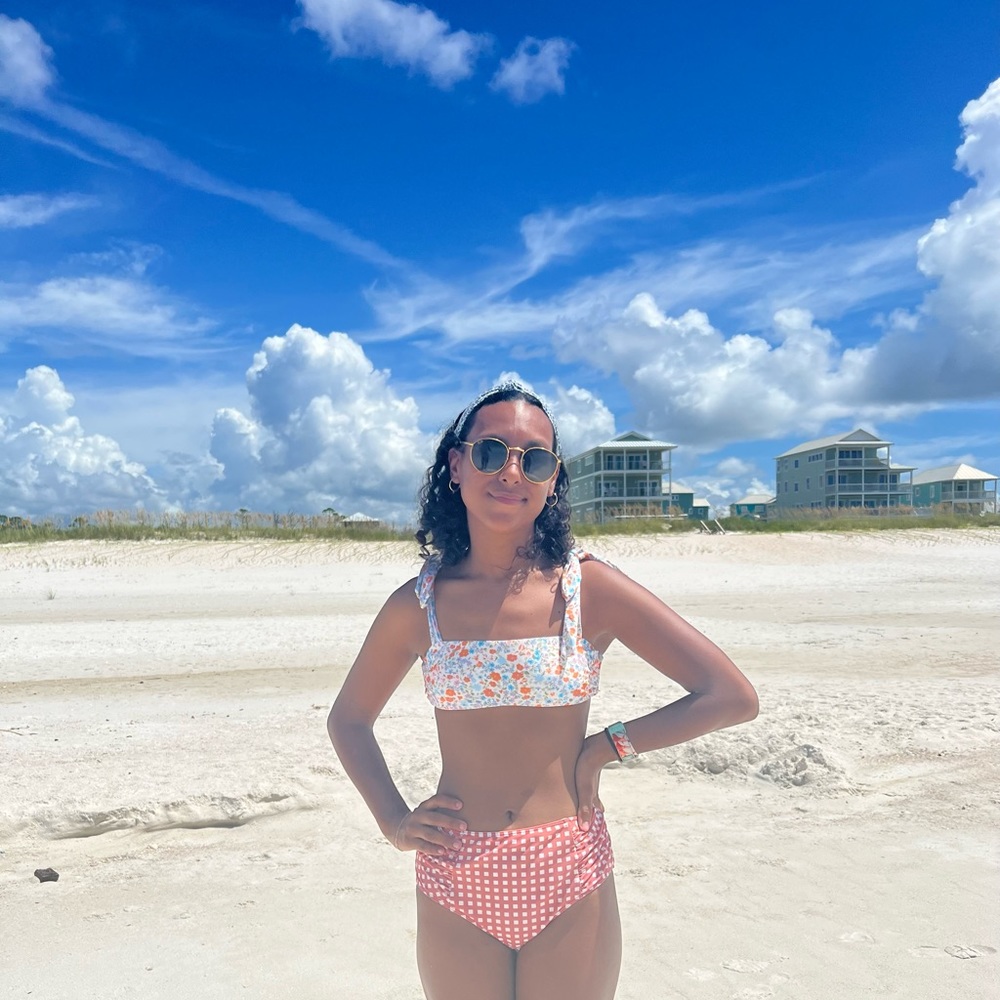 Meet your Posher, Ila